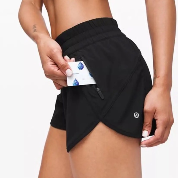 Lululemon Black Hotty Hot Low-Rise Short 4’ - Picture 1 of 4